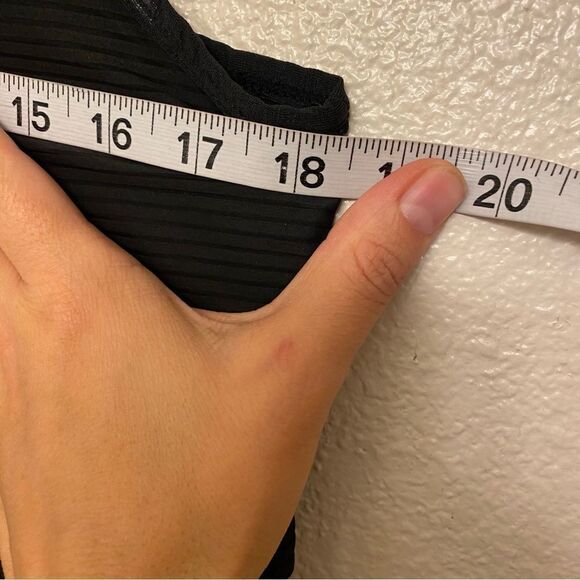 Nike Womens Air GX Dri Fit Tank AT7950-010 layered mesh running top black M - Picture 6 of 9